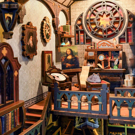 Hands Craft Leonardo da Vinci Book Nook